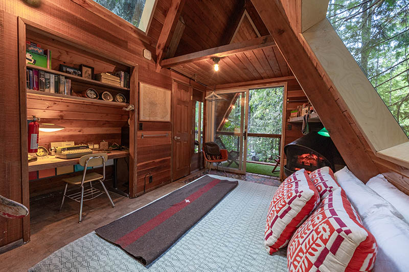 Bunk room at Little Owl Cabin